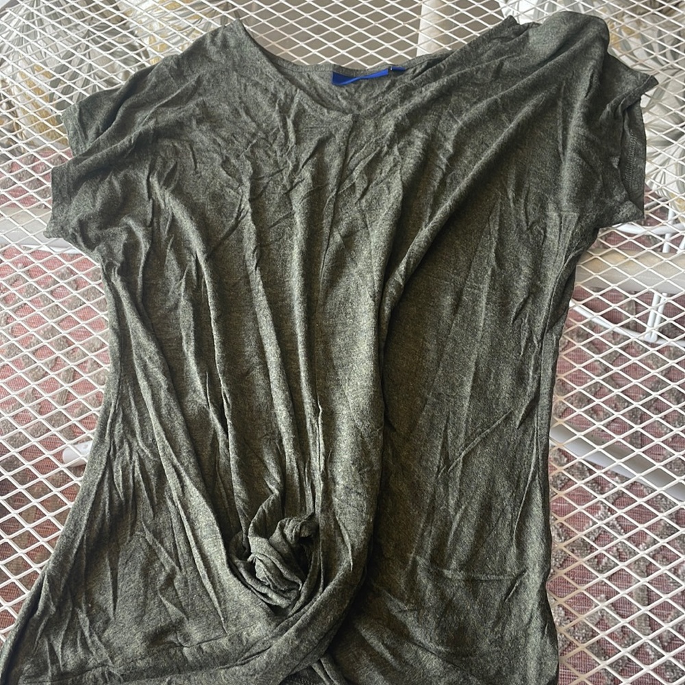 Apt 9 twist in front size medium